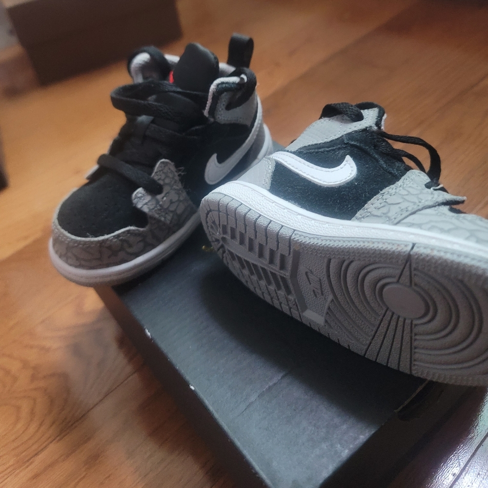 JordanToddler Air Jordan 1 Mid SE